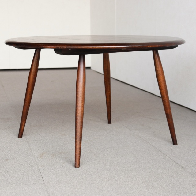 アーコールERCOLのコーヒーテーブル