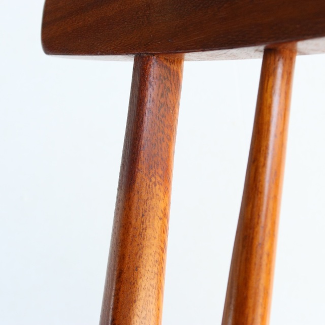 ヤンガーYoungerのハイバックダイニングチェア