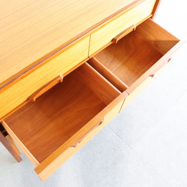 ネイサンNathenのチーク材のチェスト