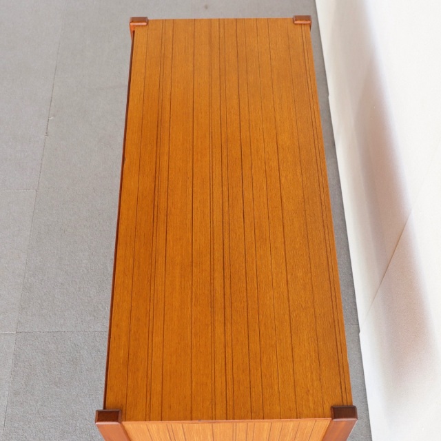 ネイサンNathenのチーク材のチェスト