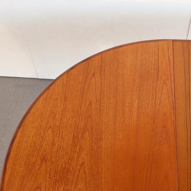 ジープランG-PLANのダイニングテーブル