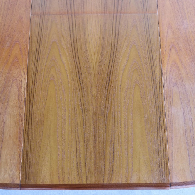 ジープランG-PLANのダイニングテーブル