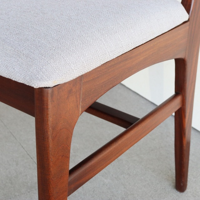 ヤンガーYoungerDesign by John HerbertのFonsecaダイニングチェア