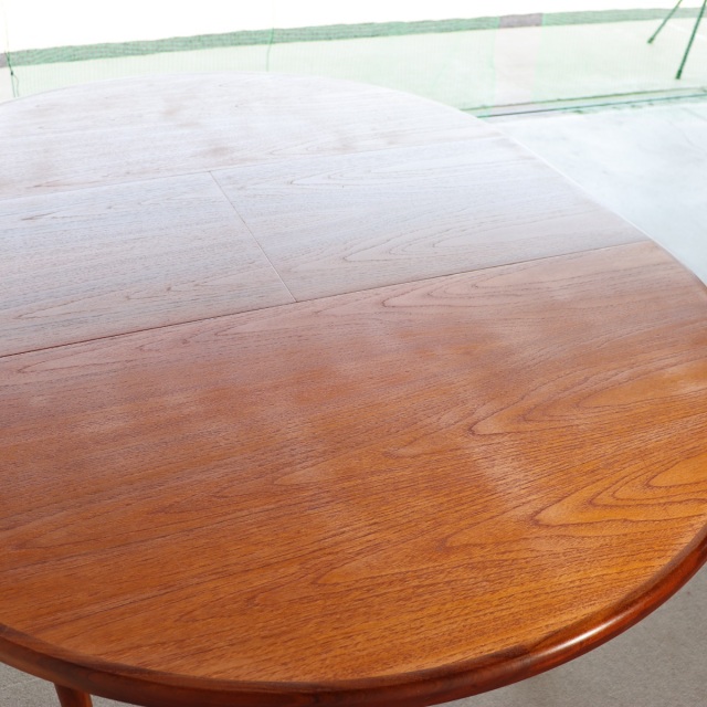 ジープランG-PLANのダイニングテーブル