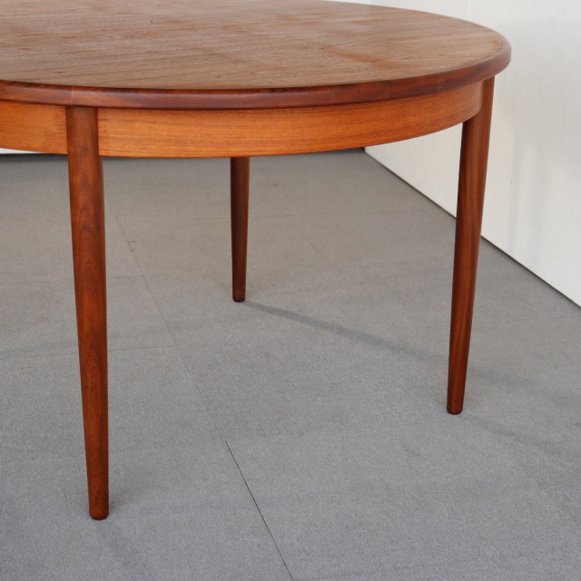 ジープランG-PLANのダイニングテーブル