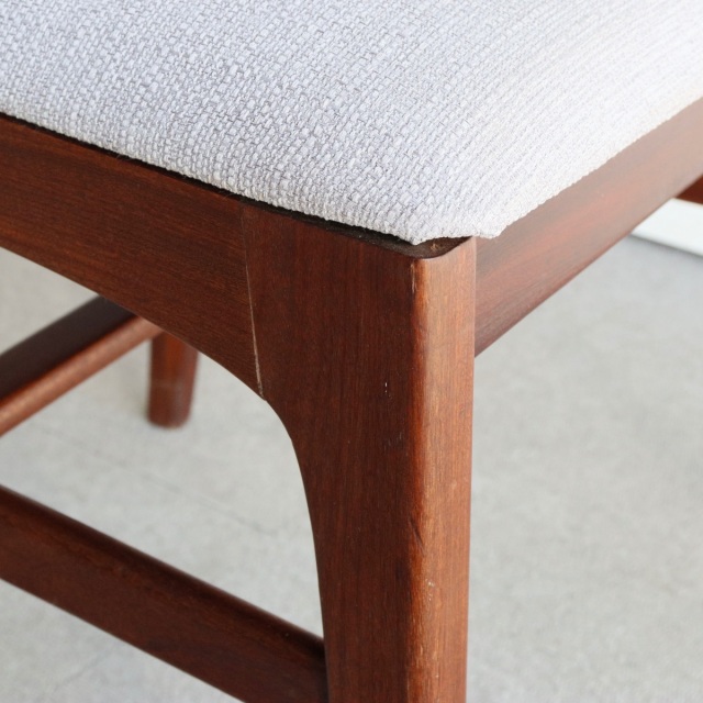 ヤンガーYoungerDesign by John HerbertのFonsecaダイニングチェア