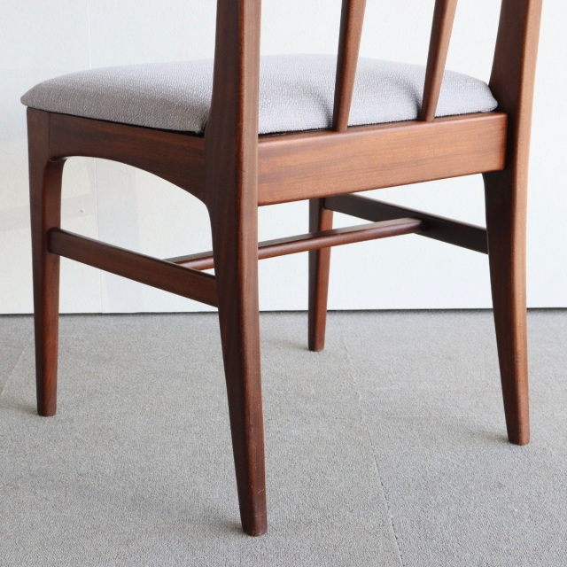 ヤンガーYoungerDesign by John HerbertのFonsecaダイニングチェア