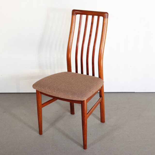 デンマーク製ダイニングチェア by Schou Andersen 座面は世界の尾州
