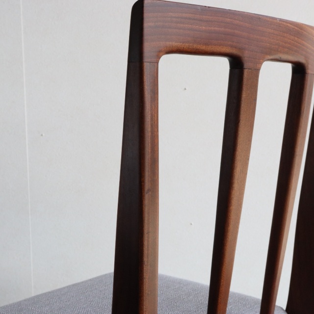 ヤンガーYoungerDesign by John HerbertのFonsecaダイニングチェア