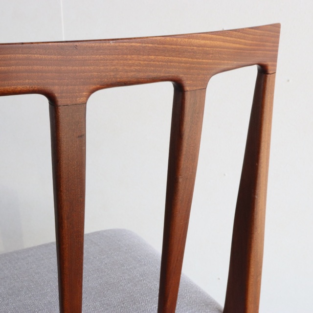 ヤンガーYoungerDesign by John HerbertのFonsecaダイニングチェア