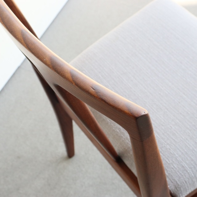 ヤンガーYoungerDesign by John HerbertのFonsecaダイニングチェア