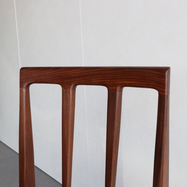 ヤンガーYoungerDesign by John HerbertのFonsecaダイニングチェア