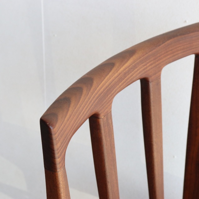 ヤンガーYoungerDesign by John HerbertのFonsecaダイニングチェア