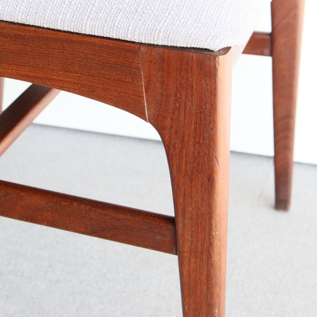 ヤンガーYoungerDesign by John HerbertのFonsecaダイニングチェア