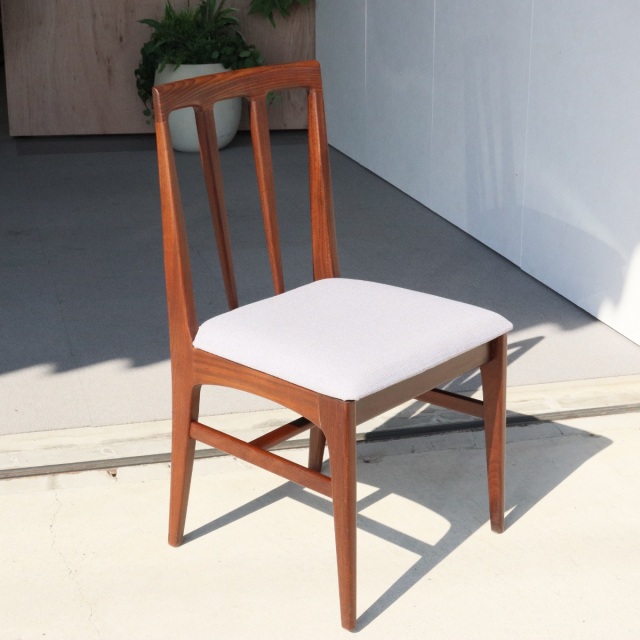 ヤンガーYoungerDesign by John HerbertのFonsecaダイニングチェア