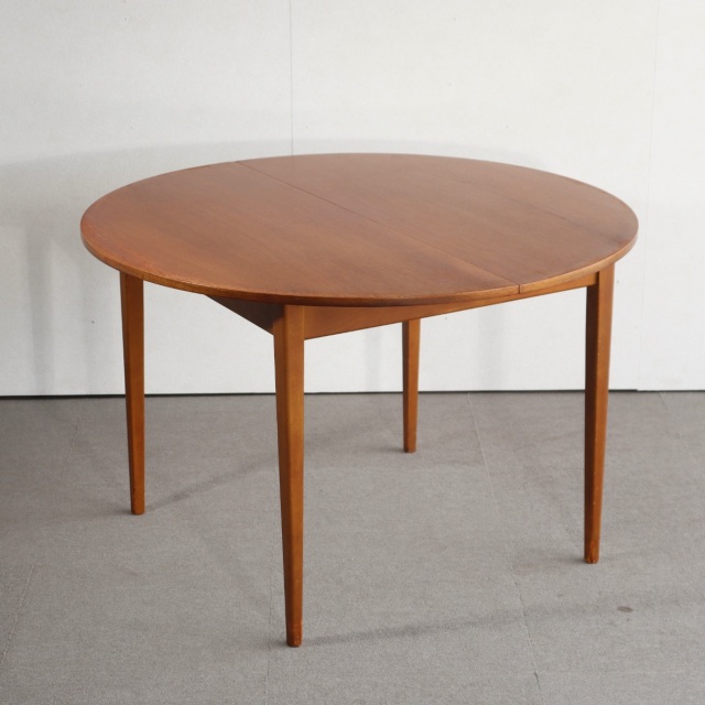 小さめラウンドダイニングテーブル| 英国ヴィンテージ家具 | 【親方の