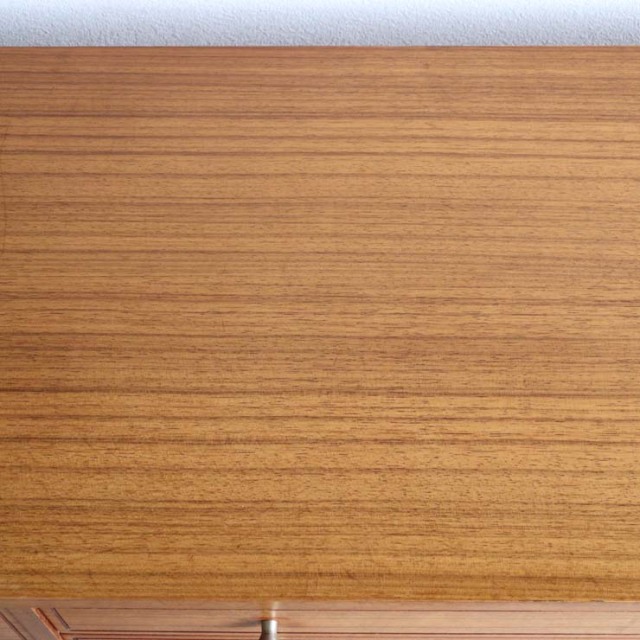 木製のヴィンテージサイドボード、左側は開き戸、右側は引出し4段、25079