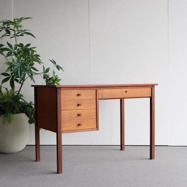 木製のヴィンテージデスク、24052