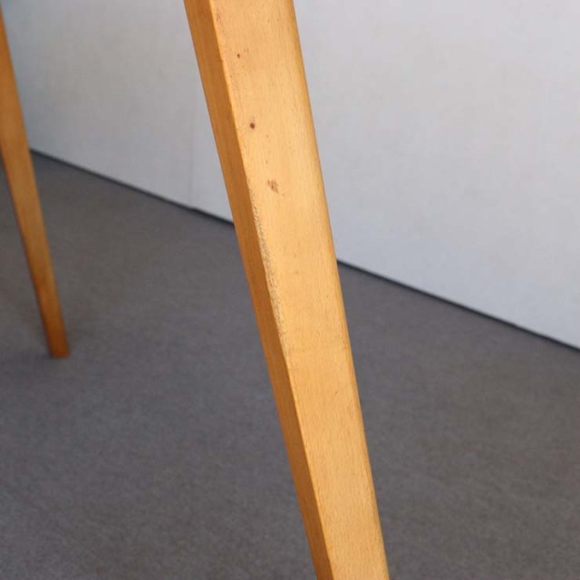 木製の長方形で角が丸くなったダイニングテーブル、25112