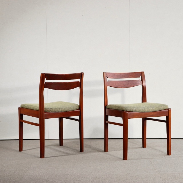 ネイサンNathanのダイニングチェア