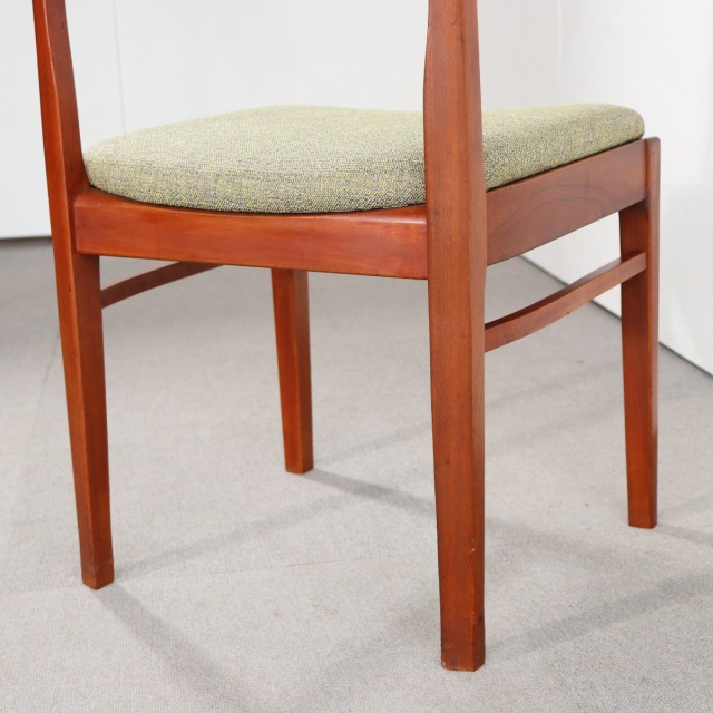 ネイサンNathanのダイニングチェア