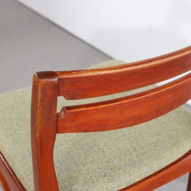 ネイサンNathanのダイニングチェア