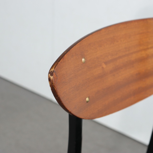 ネイサンNathanのダイニングチェア