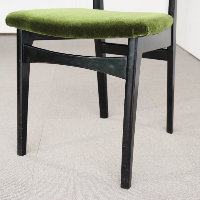 ネイサンNathanのダイニングチェア