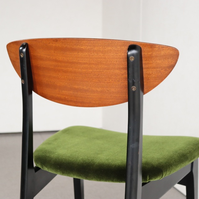 ネイサンNathanのダイニングチェア