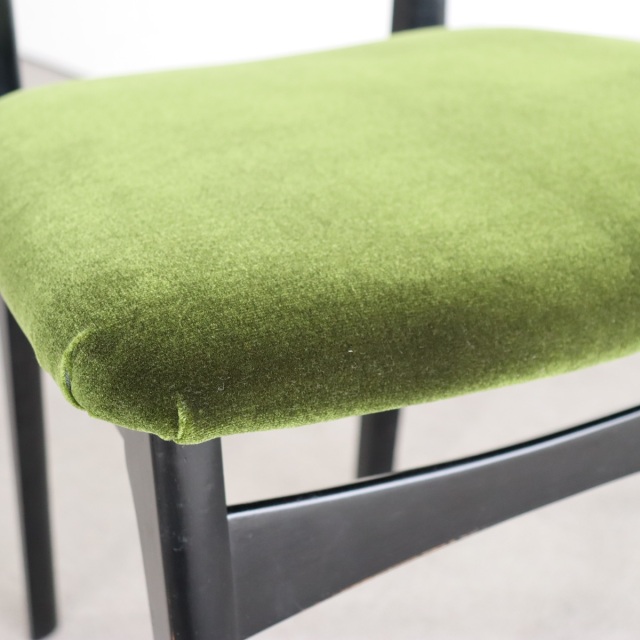 ネイサンNathanのダイニングチェア