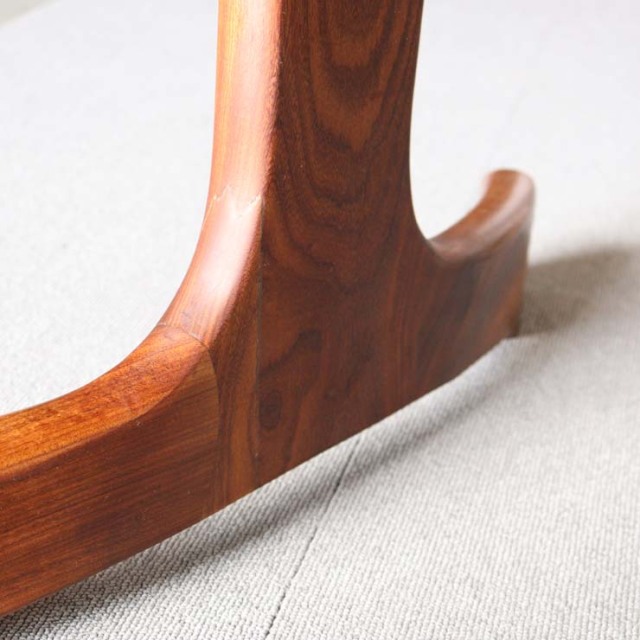 楕円形で真ん中が拡張する木製ダイニングテーブル、25172