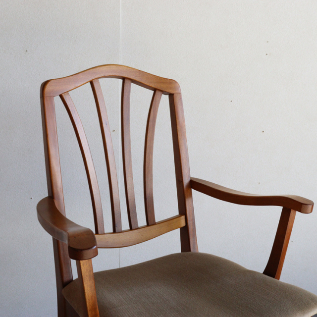 英国ヴィンテージのダイニングチェア