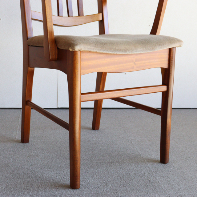 英国ヴィンテージのダイニングチェア