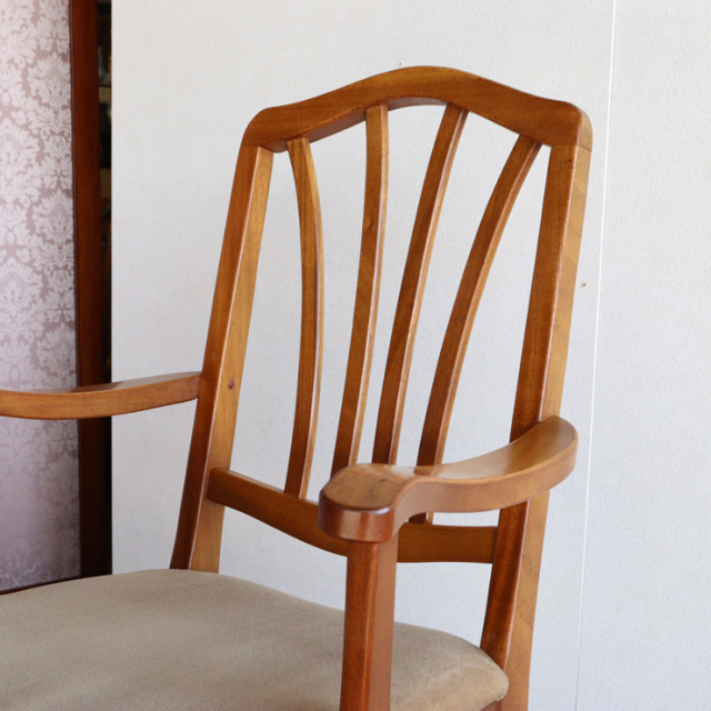 英国ヴィンテージのダイニングチェア