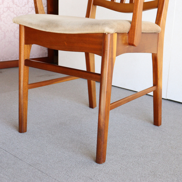 英国ヴィンテージのダイニングチェア