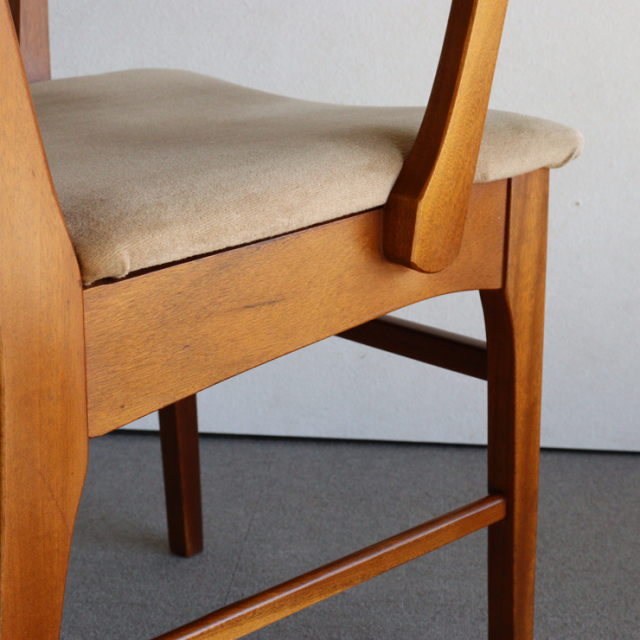 英国ヴィンテージのダイニングチェア