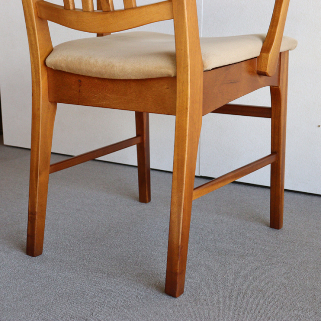 英国ヴィンテージのダイニングチェア