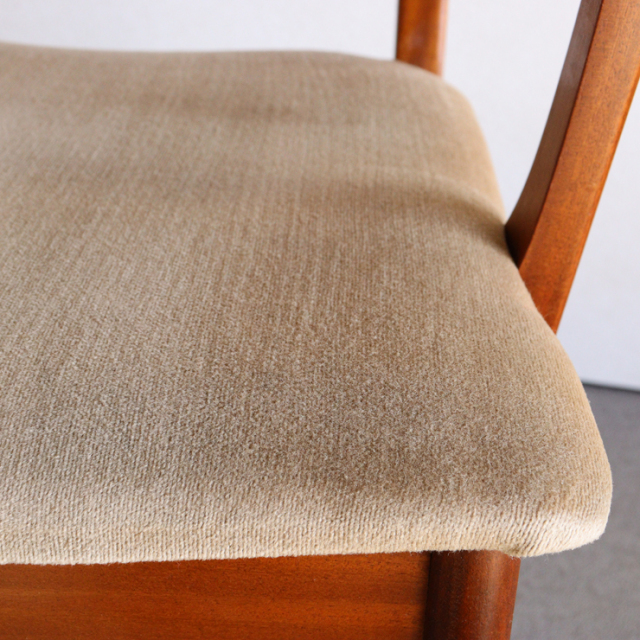 英国ヴィンテージのダイニングチェア