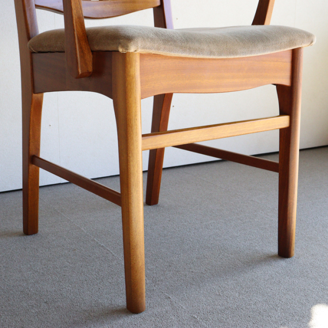 英国ヴィンテージのダイニングチェア