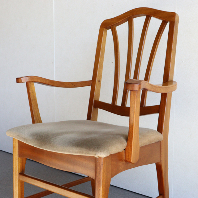 英国ヴィンテージのダイニングチェア