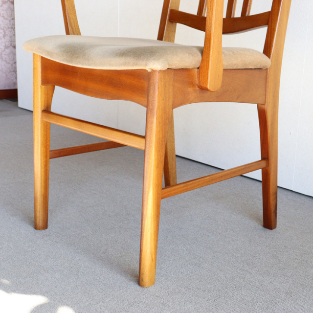 英国ヴィンテージのダイニングチェア