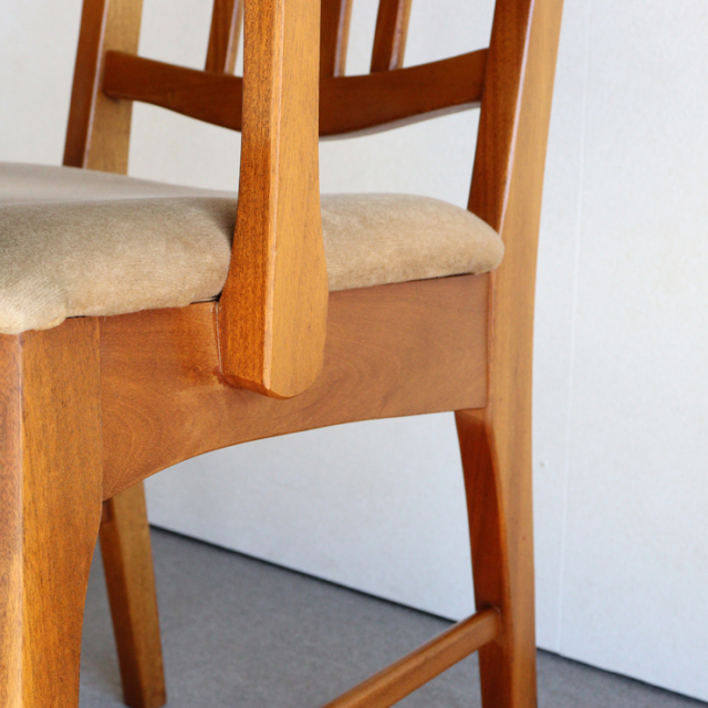 英国ヴィンテージのダイニングチェア