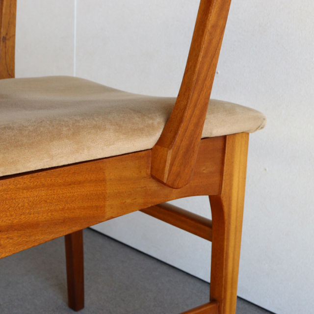 英国ヴィンテージのダイニングチェア