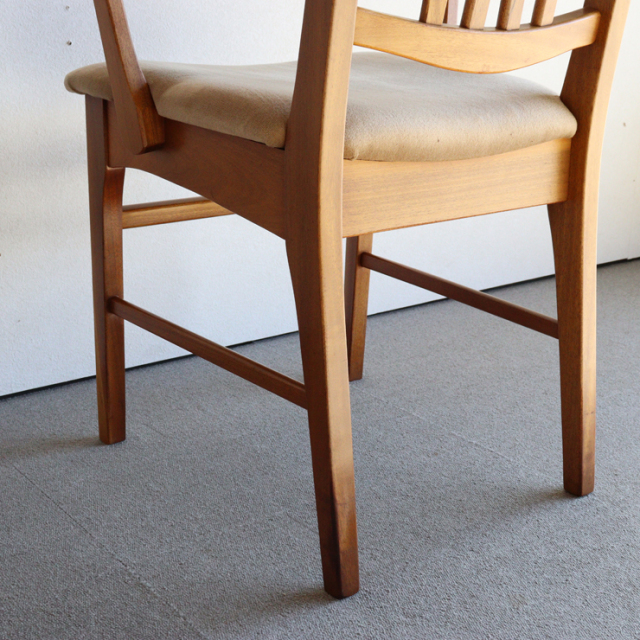 英国ヴィンテージのダイニングチェア