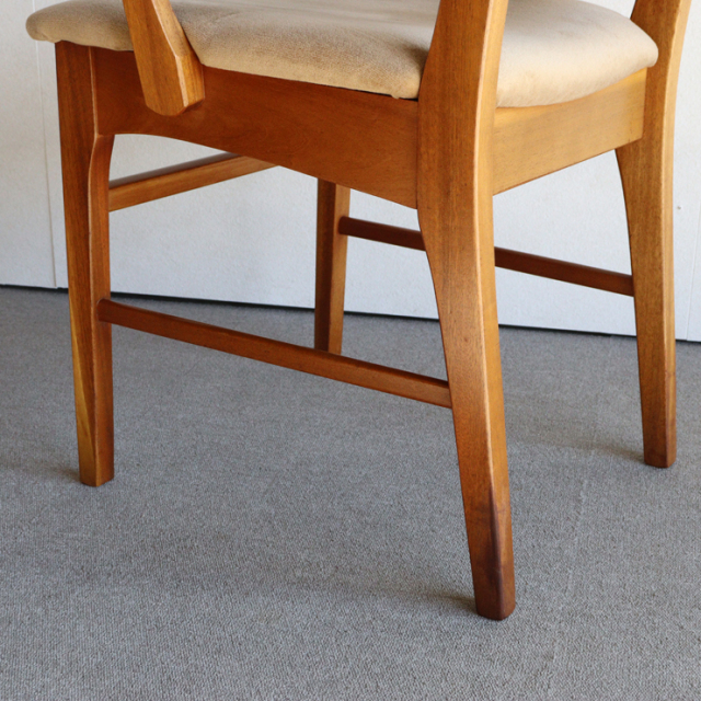 英国ヴィンテージのダイニングチェア