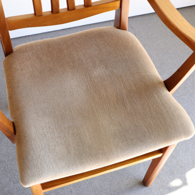 英国ヴィンテージのダイニングチェア