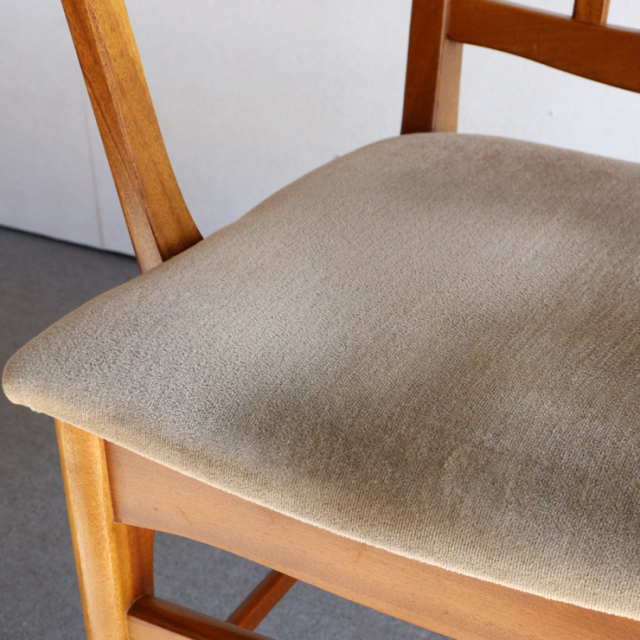 英国ヴィンテージのダイニングチェア