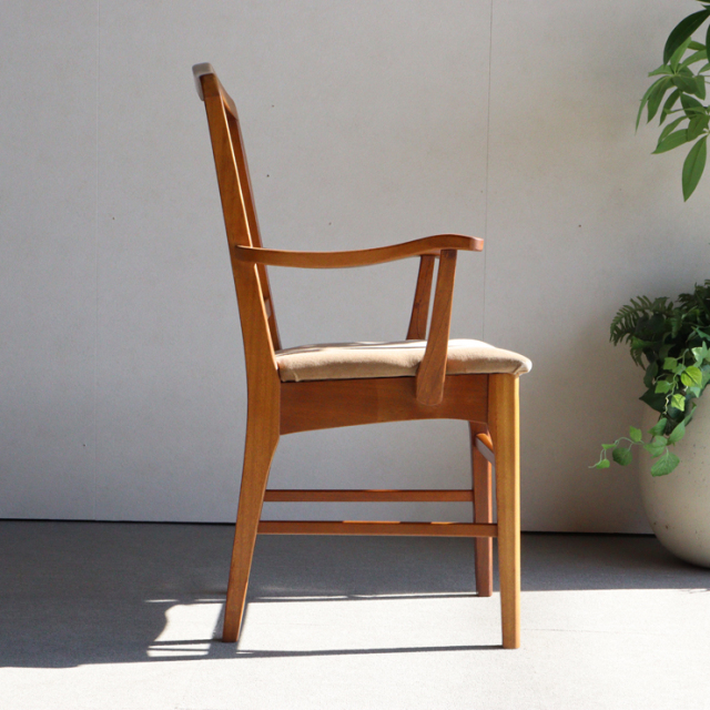 英国ヴィンテージのダイニングチェア