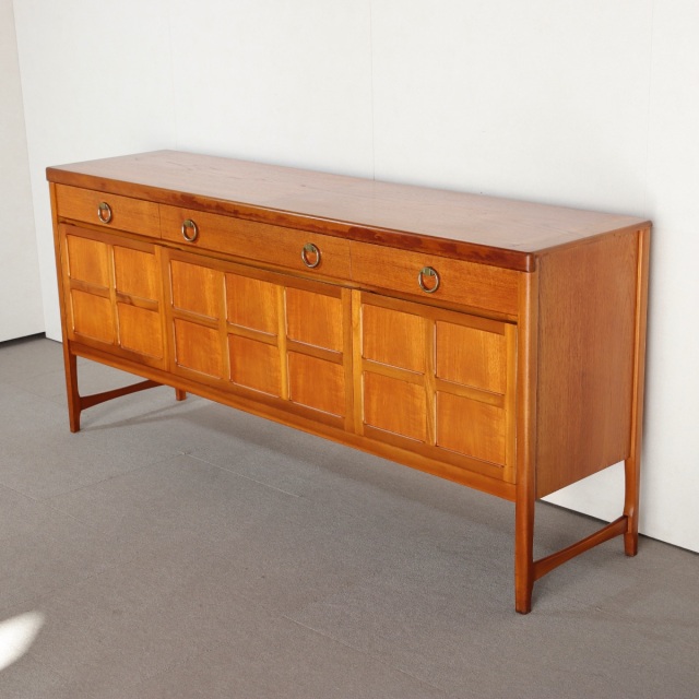 送料込み【自分ウケ】ネイサンNATHAN製サイドボード