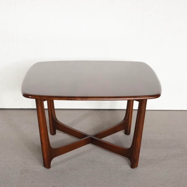 アーコールERCOLのコーヒーテーブル